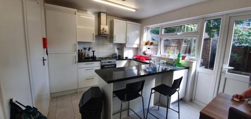 Cade Castle - Tulse Hill Apartment ลอนดอน ภายนอก รูปภาพ