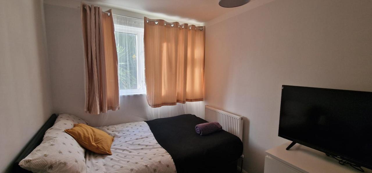 Cade Castle - Tulse Hill Apartment ลอนดอน ภายนอก รูปภาพ