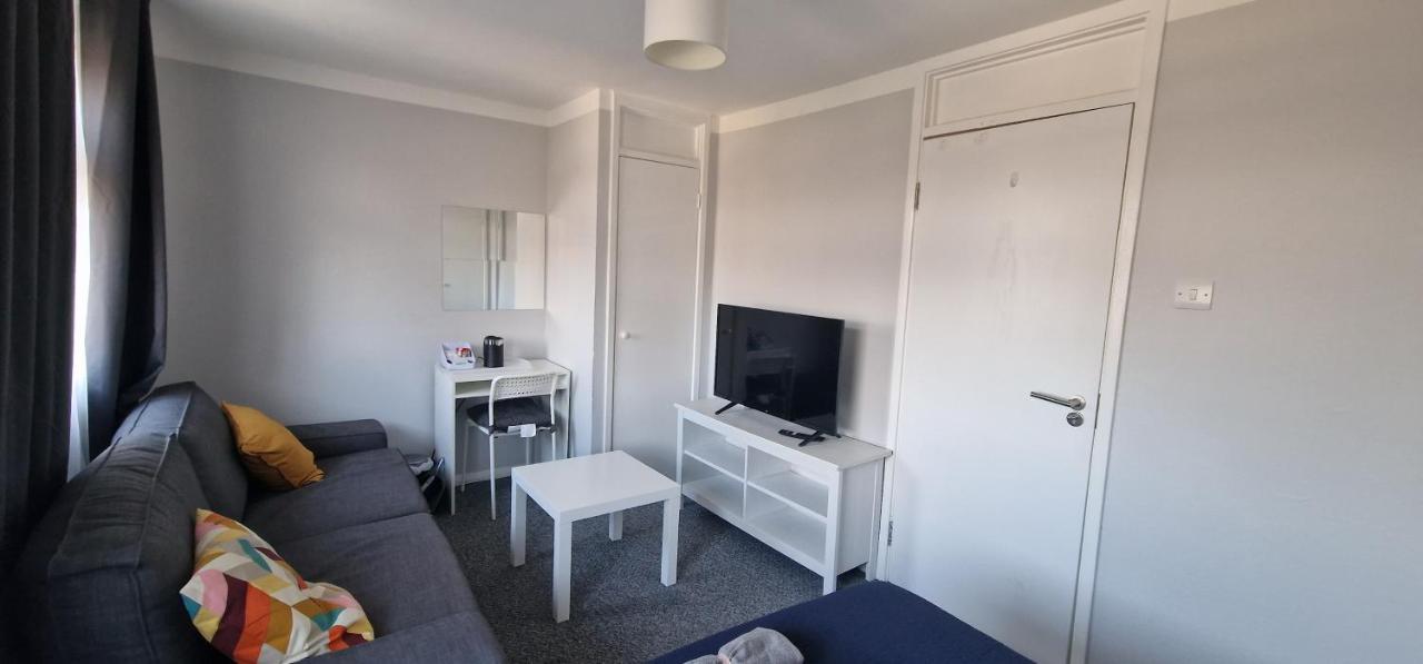 Cade Castle - Tulse Hill Apartment ลอนดอน ภายนอก รูปภาพ